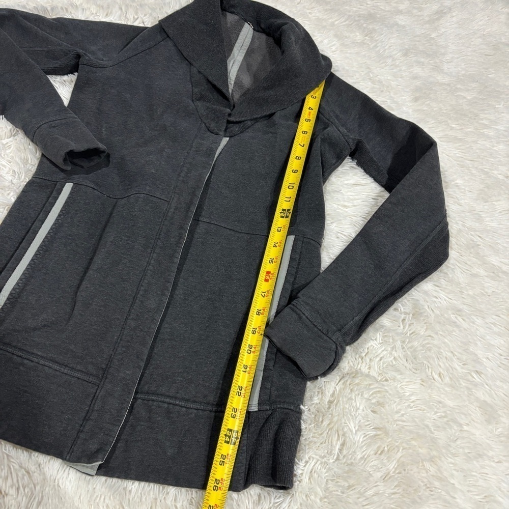 Lululemon Yin To My Yang Cardi Heathered Black / Soot Light Size 2 - Picture 6 of 15